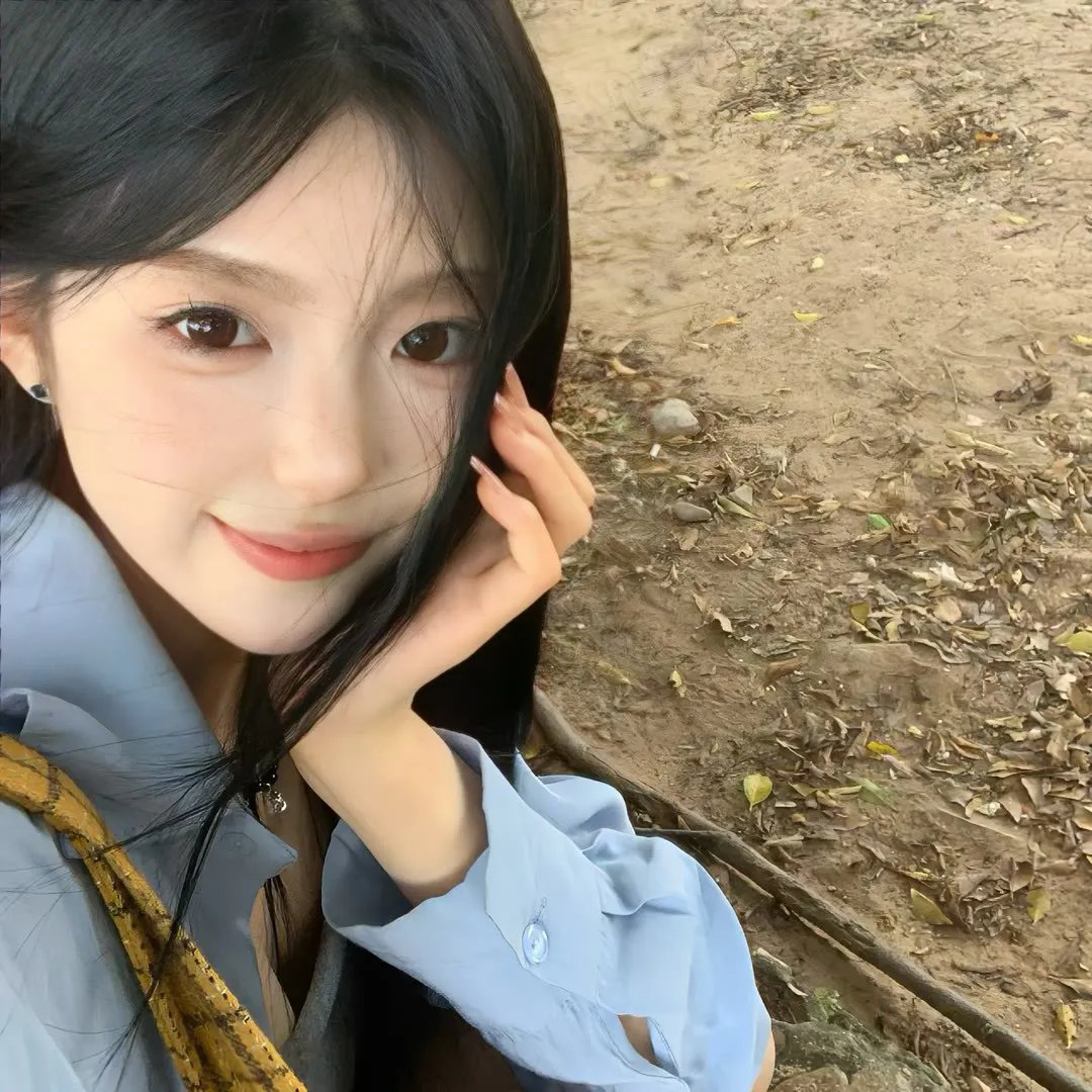 黑暗中的两个人
